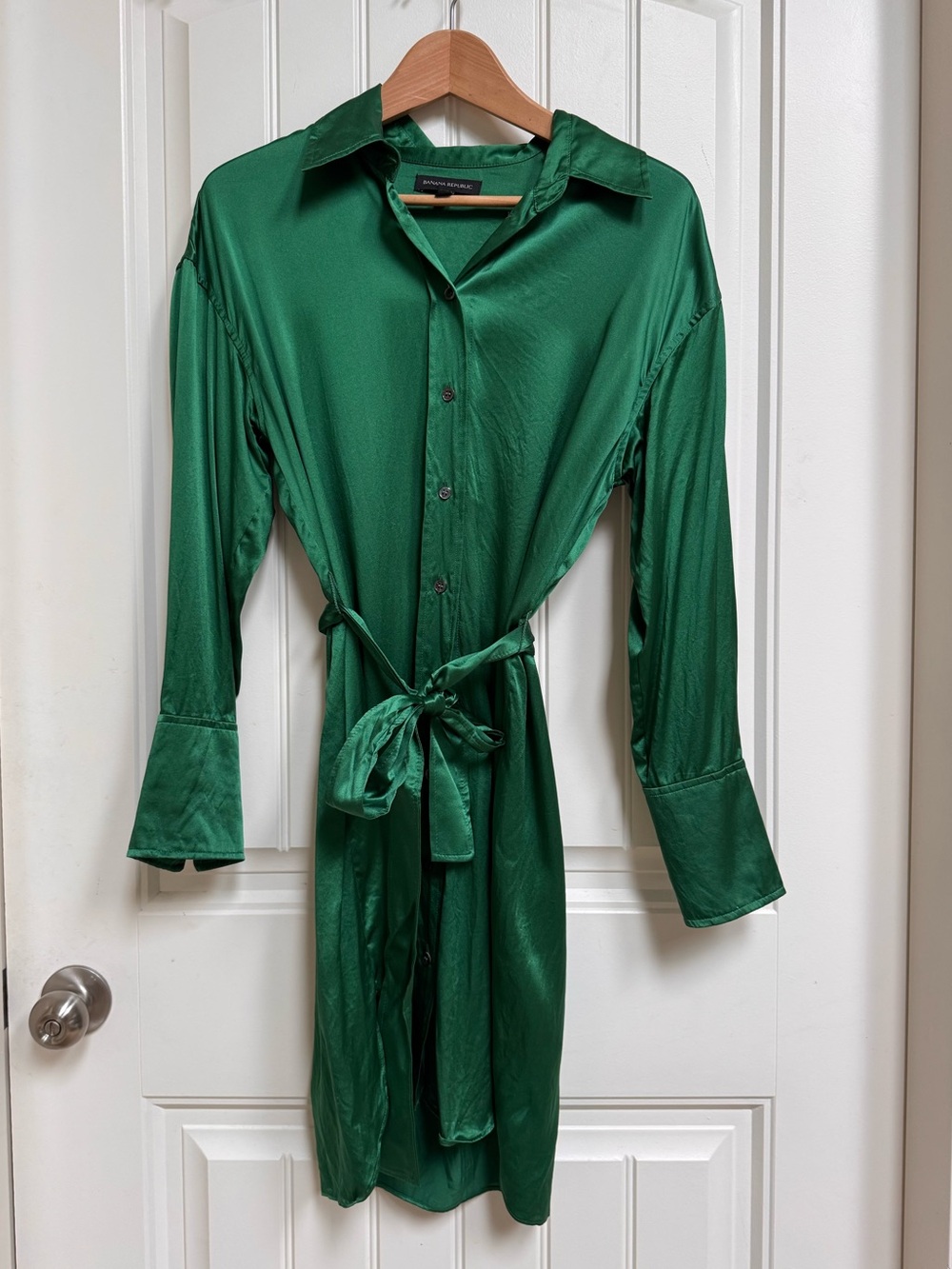 Banana Republic Muse Emerald Green Silk Shirt Dress. Size S